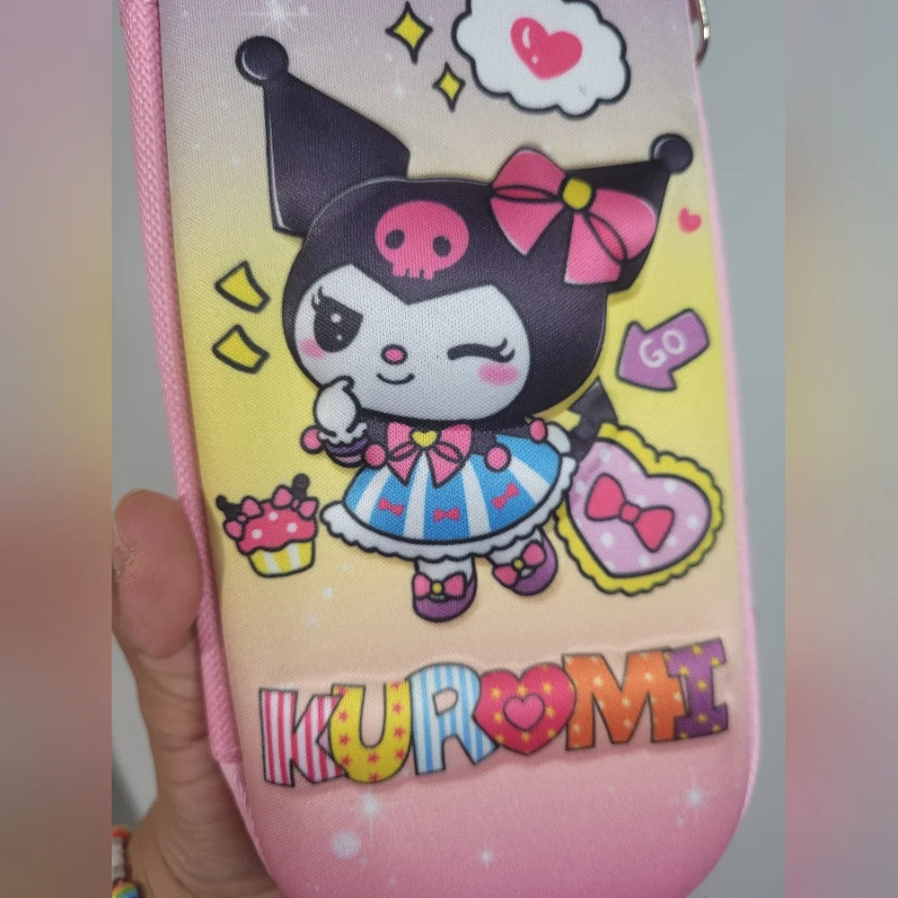 Pink case, with the design of the character Kuromi. 3D